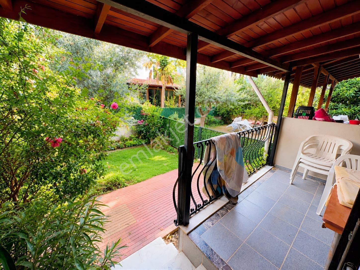 Fethiye Foça'da Arsa Fiyatına Bahçeli 4+1 Tripleks Villa — fotoğraf 5
