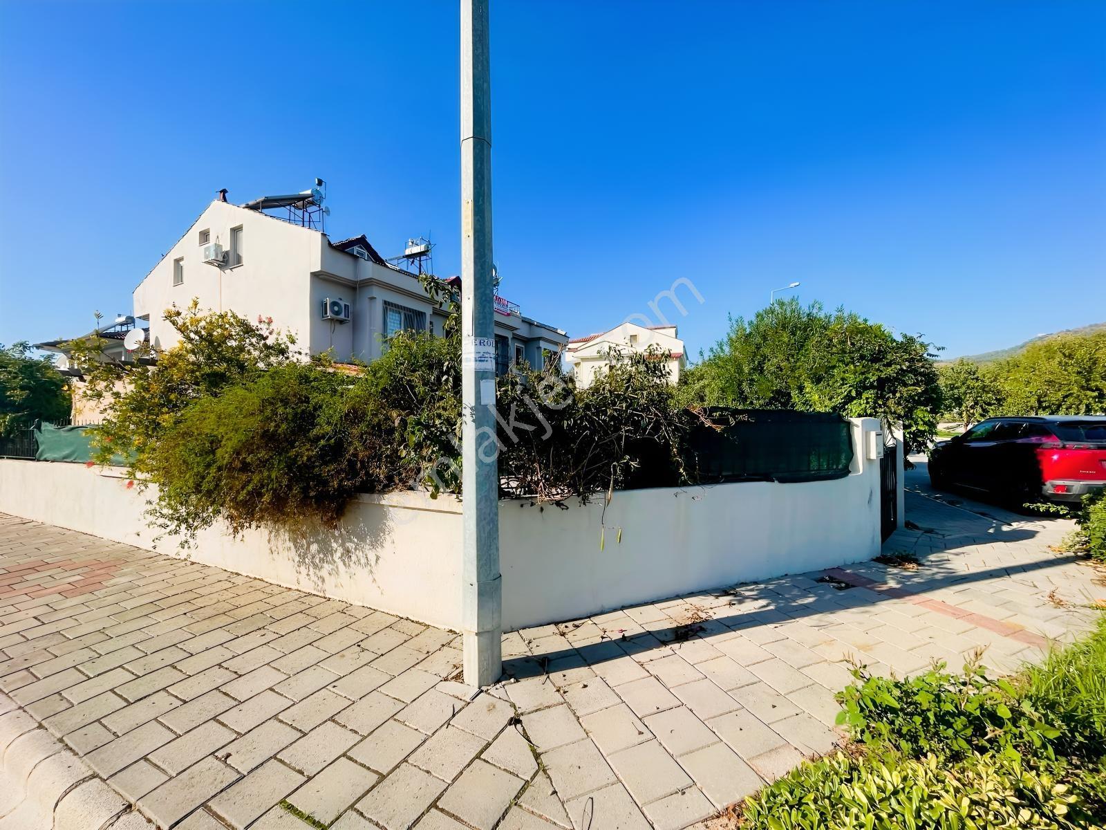 Fethiye Foça'da Arsa Fiyatına Bahçeli 4+1 Tripleks Villa — fotoğraf 9