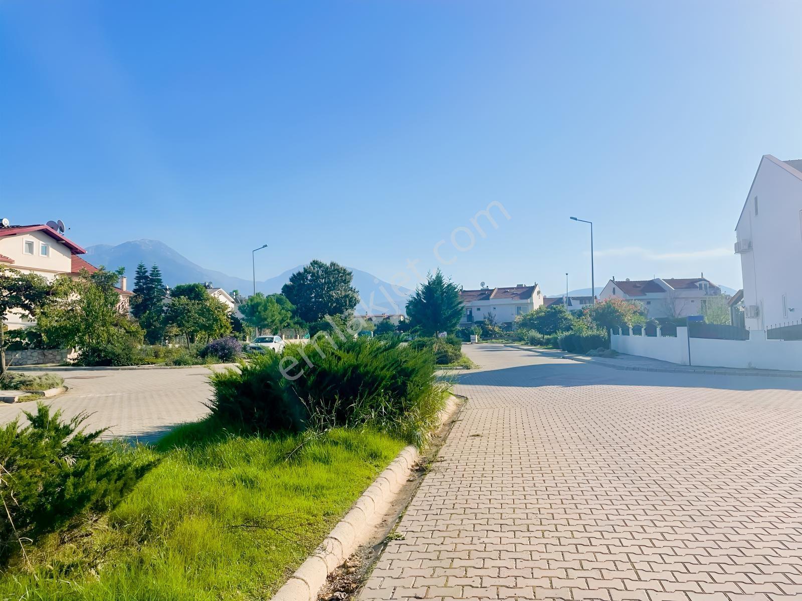 Fethiye Foça'da Arsa Fiyatına Bahçeli 4+1 Tripleks Villa — fotoğraf 12