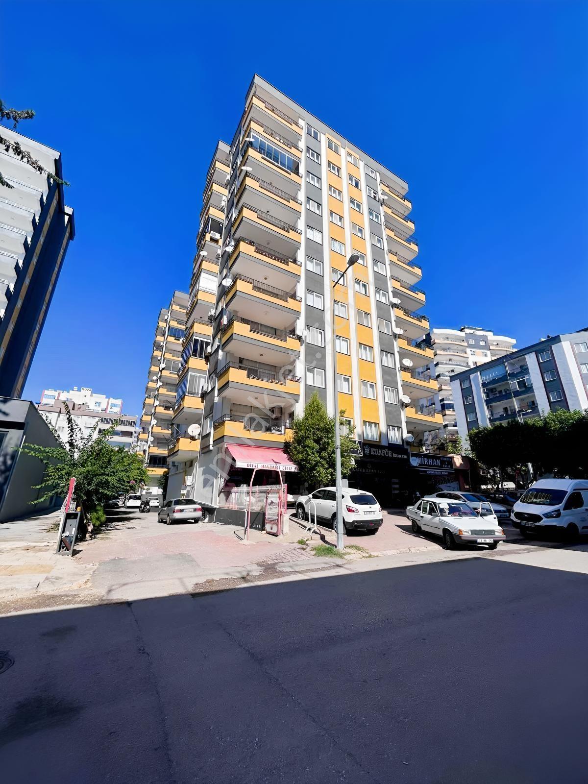 /Ctn/ Hastane Caddesi 3+1 B. Mutfak Ara Kat Daire