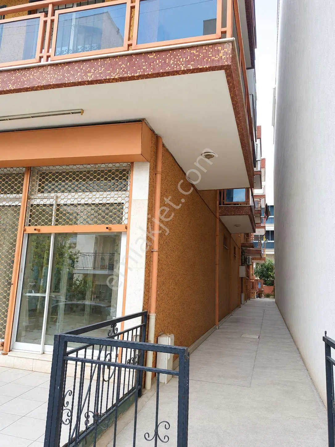 Çocuklu Ve Evcil Hayvanlı Ailelere Özel, Apartman Dairesinde Müstakil Bahçeli Yüksek Giriş — fotoğraf 2