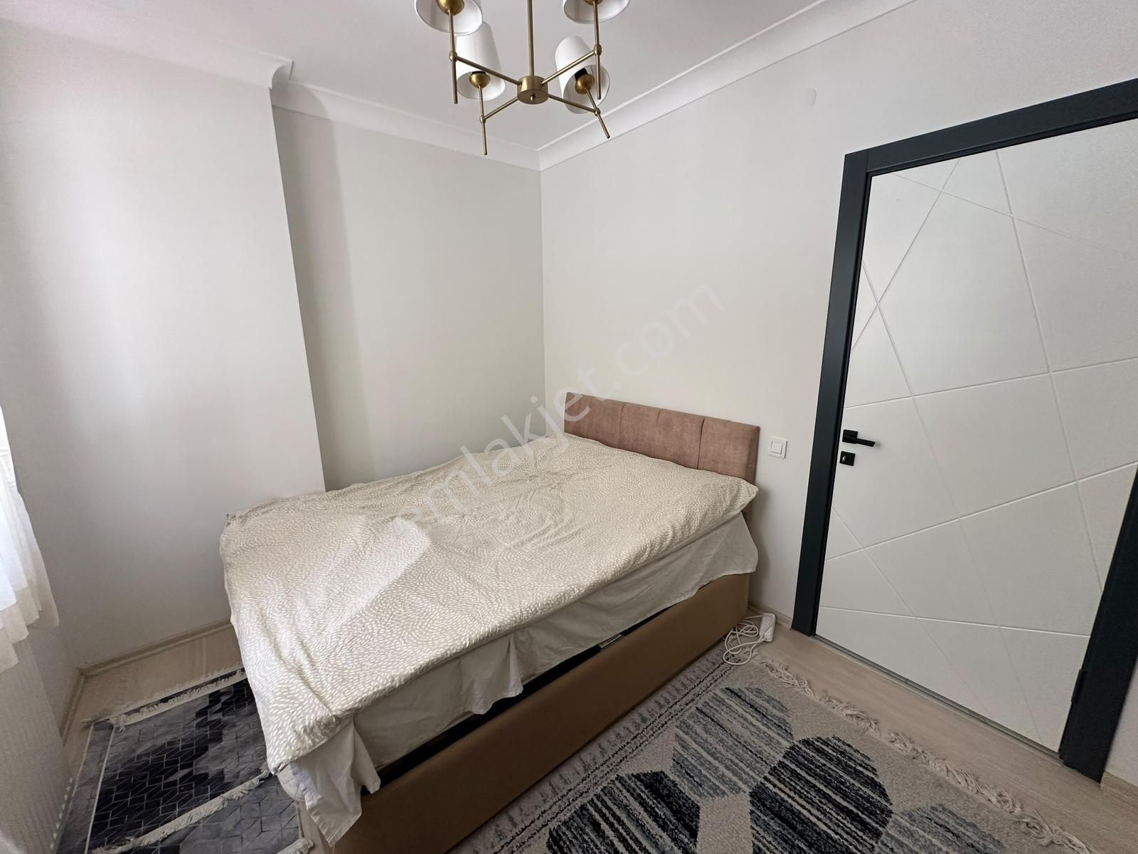 Cumhuriyetten Kırkkonaklarda 2+1 Full Yapılı Yeni Bina Satılık — fotoğraf 3