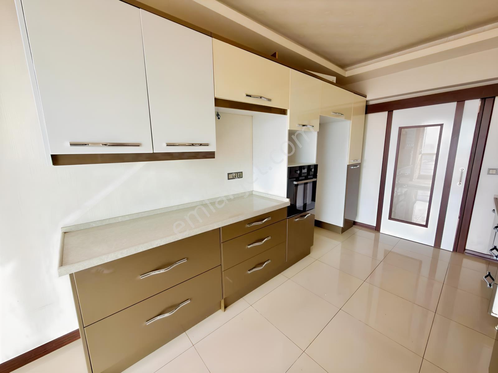 Ovacık Yakını Krediye Eminevime Uygun Geniş 4+1 Satılık Daire — fotoğraf 2