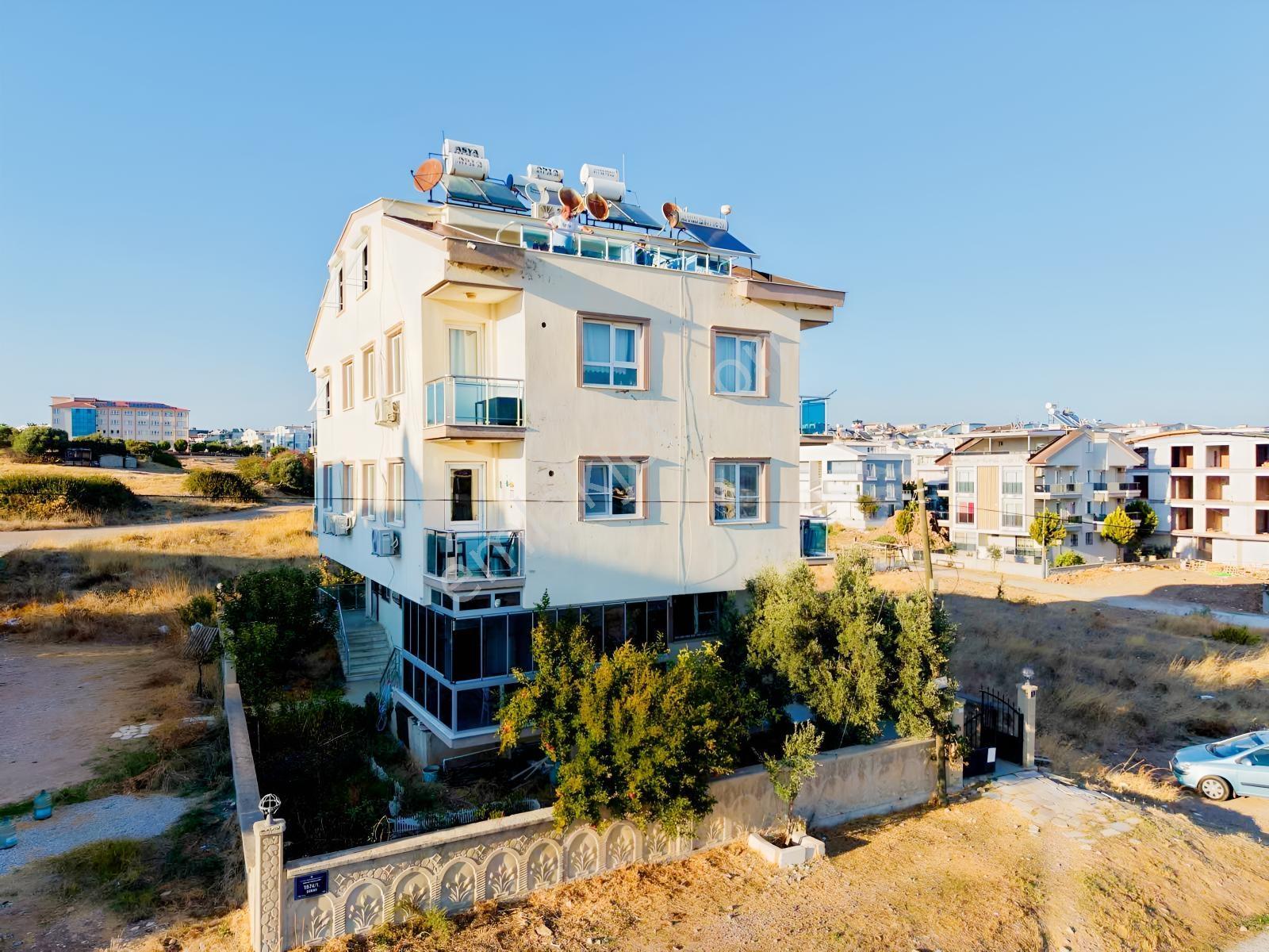 Didim Efelerde Köşe Konumlu, Manzaralı Ve Çift Balkonlu 2+1 — fotoğraf 2