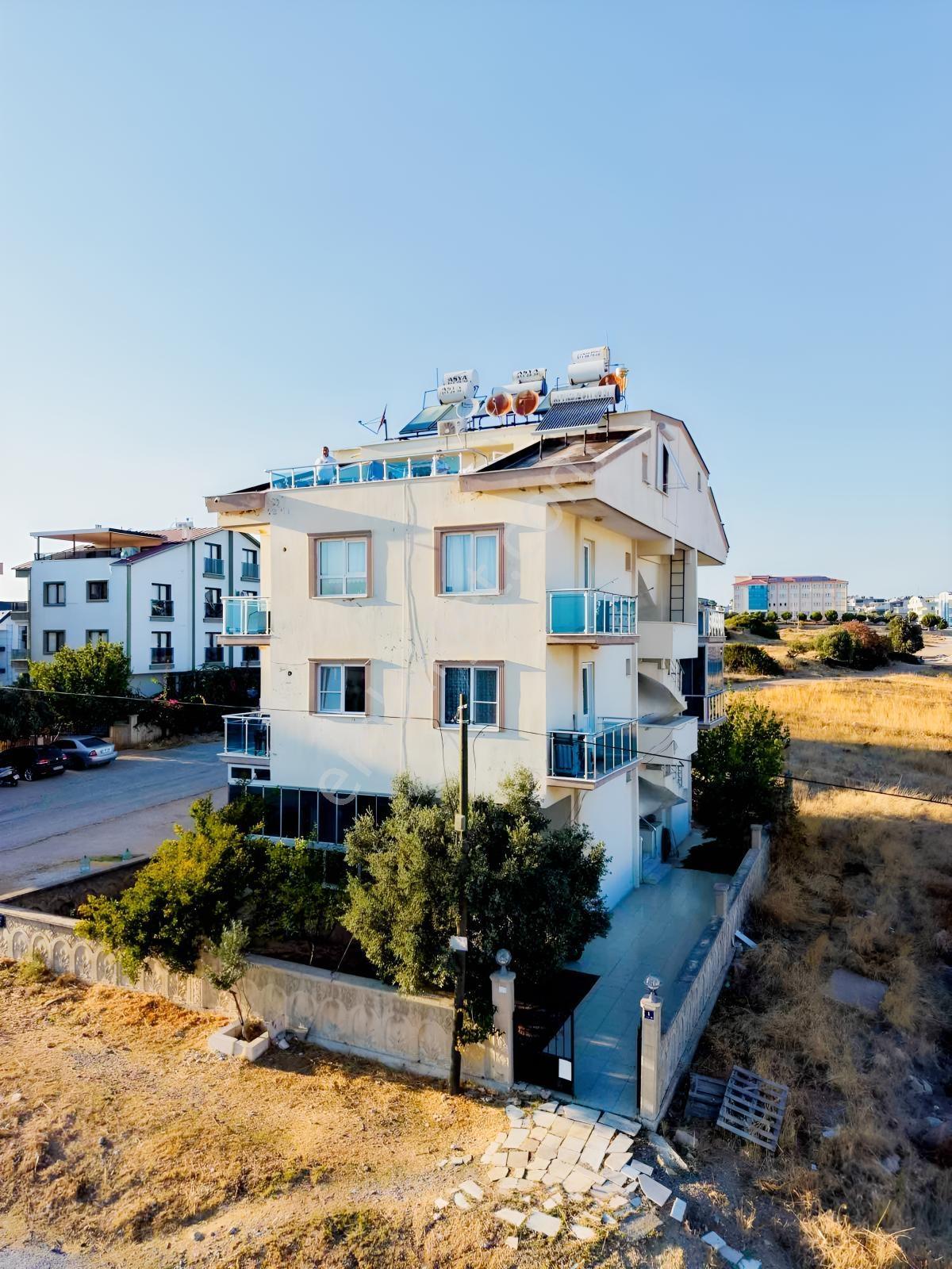 Didim Efelerde Köşe Konumlu, Manzaralı Ve Çift Balkonlu 2+1 — fotoğraf 3