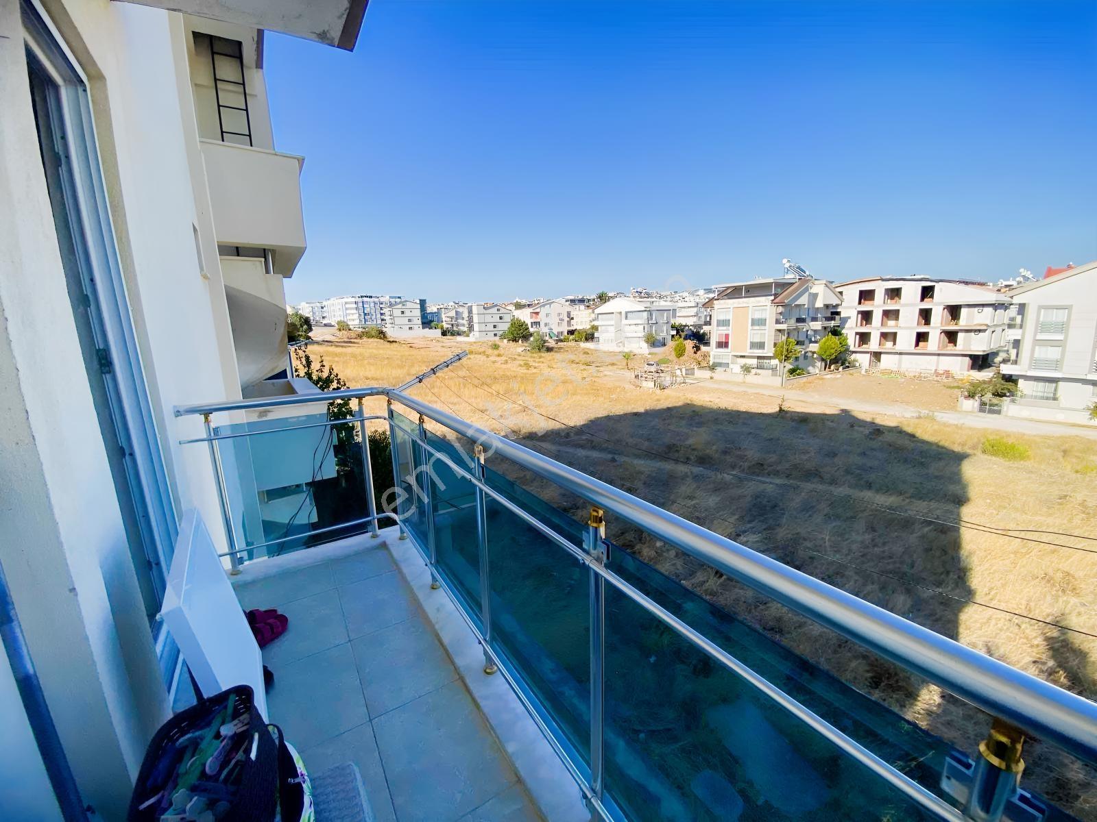 Didim Efelerde Köşe Konumlu, Manzaralı Ve Çift Balkonlu 2+1 — fotoğraf 18