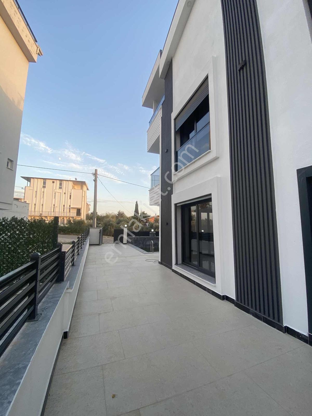 6+1 Ayrı Mutfak Havuzlu Villa — fotoğraf 3