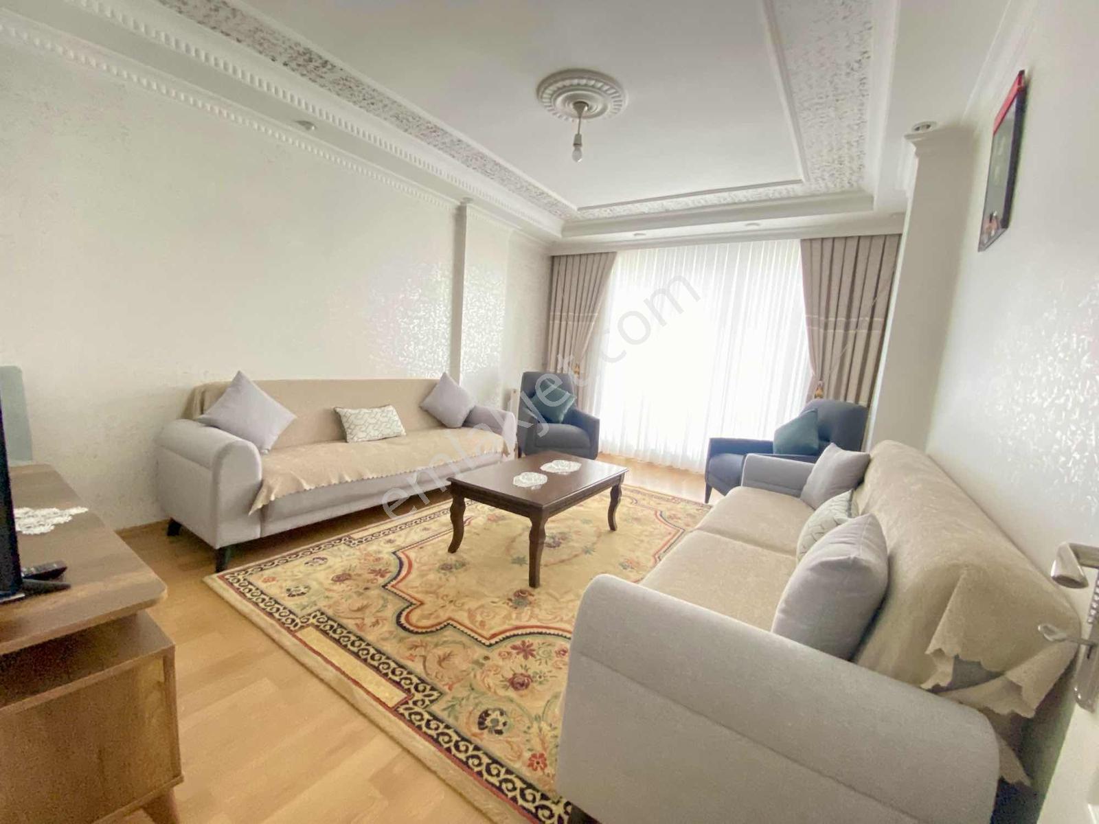 Cadde Üzerinde Çift Balkonlu Satılık 2+1 Geniş Arakat Daire — fotoğraf 6