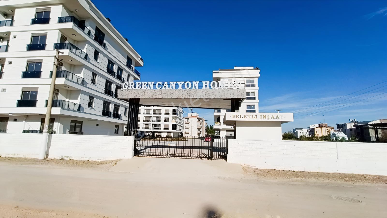 Döşemealtı Yığmalarda 2+1 Havuzlu Sitede — fotoğraf 2