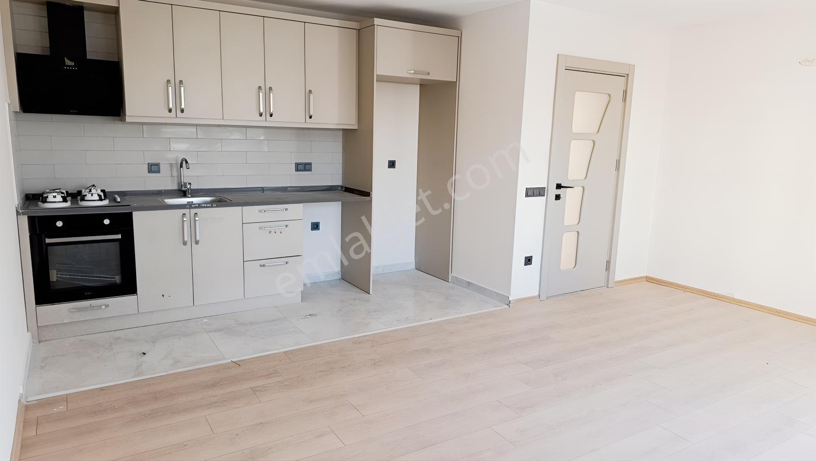 Döşemealtı Yığmalarda 2+1 Havuzlu Sitede — fotoğraf 4
