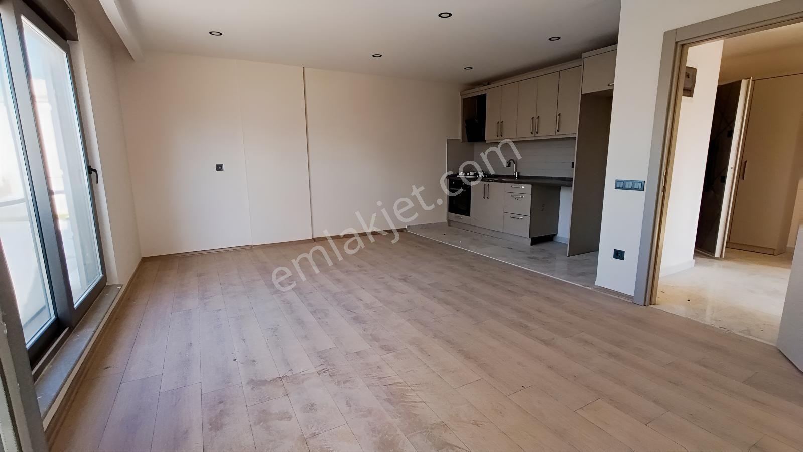 Döşemealtı Yığmalarda 2+1 Havuzlu Sitede — fotoğraf 8