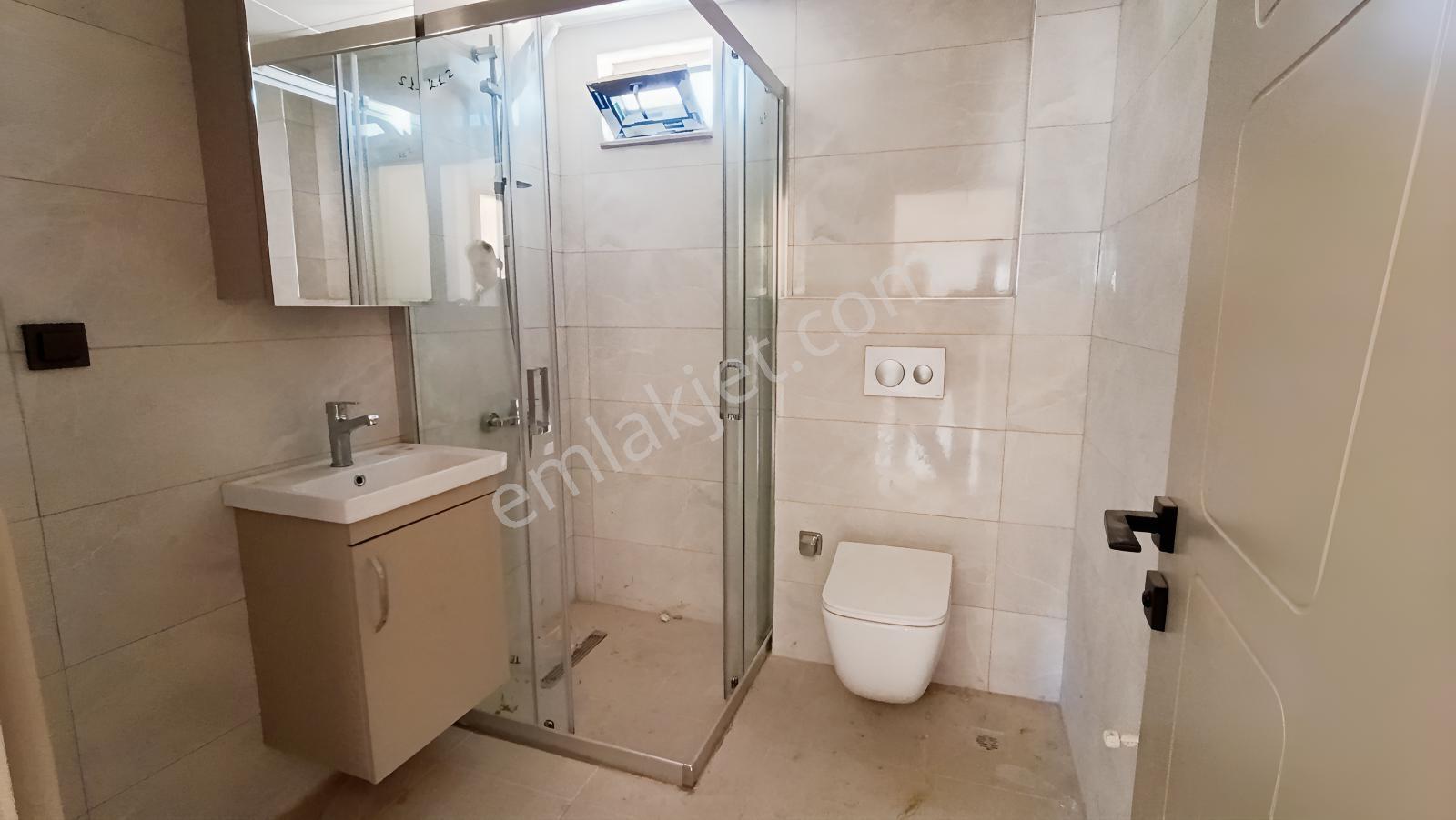 Döşemealtı Yığmalarda 2+1 Havuzlu Sitede — fotoğraf 19