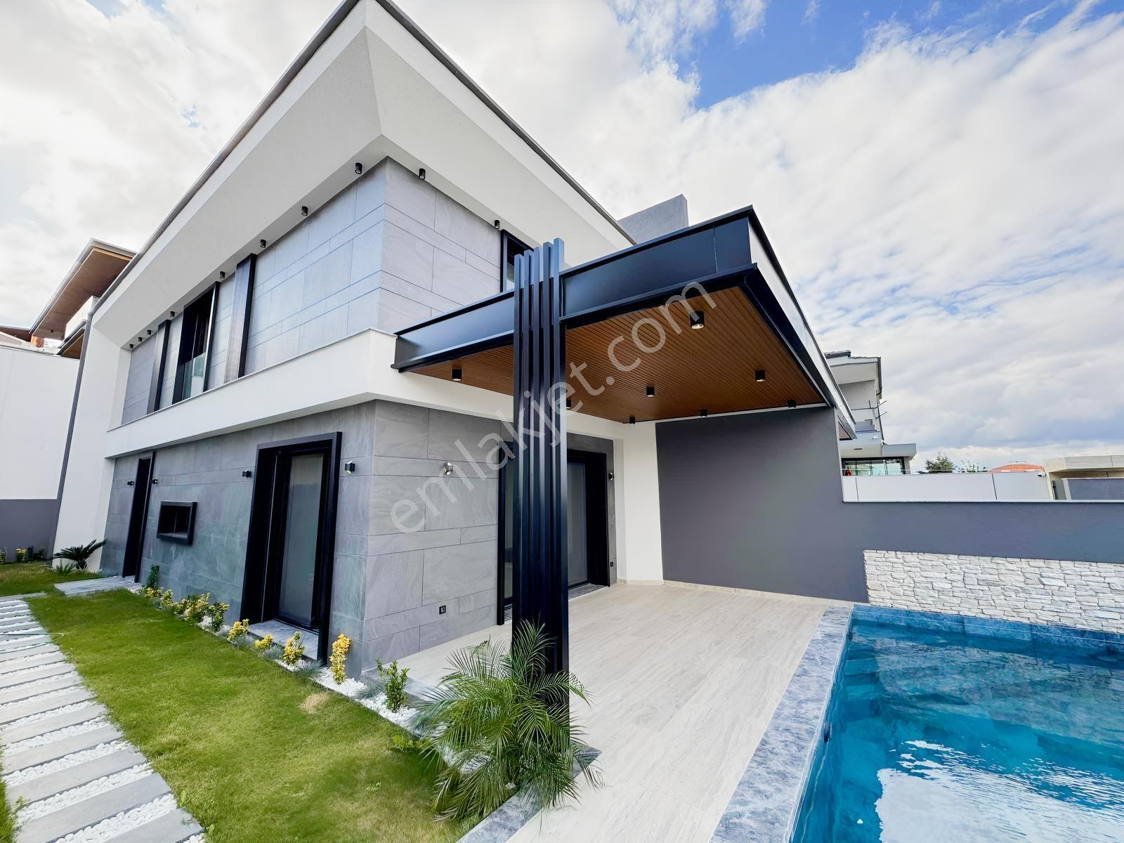 Yiğit Gayrimenkul'den Çiftlikköy'de Deniz Manzaralı Sıfır Villa — fotoğraf 2