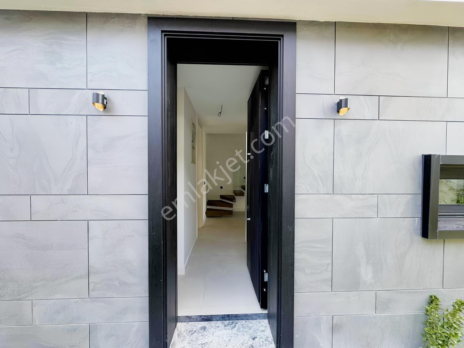 Yiğit Gayrimenkul'den Çiftlikköy'de Deniz Manzaralı Sıfır Villa — fotoğraf 6