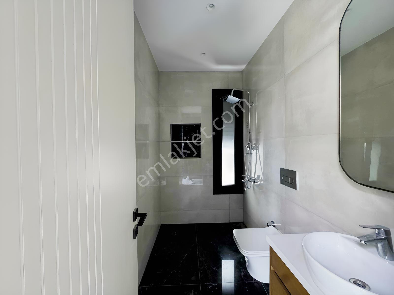 Yiğit Gayrimenkul'den Çiftlikköy'de Deniz Manzaralı Sıfır Villa — fotoğraf 7