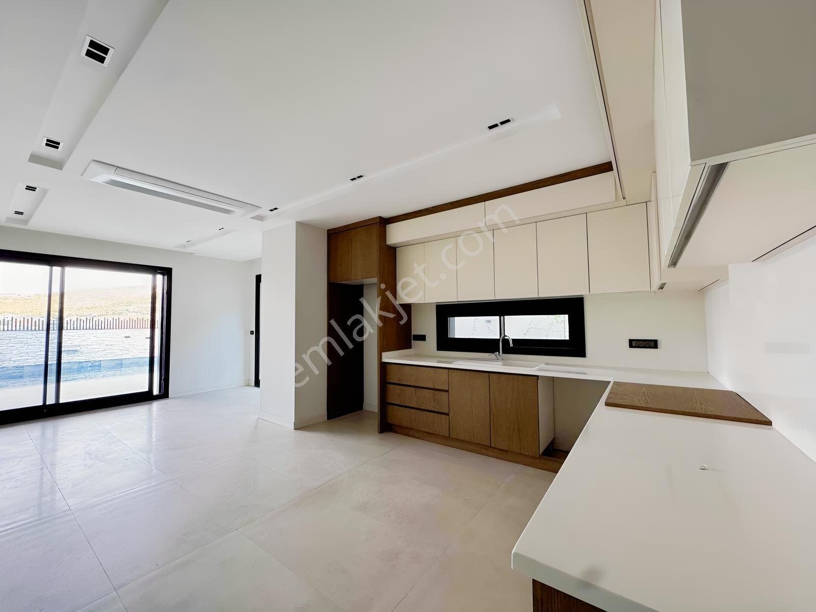 Yiğit Gayrimenkul'den Çiftlikköy'de Deniz Manzaralı Sıfır Villa — fotoğraf 11