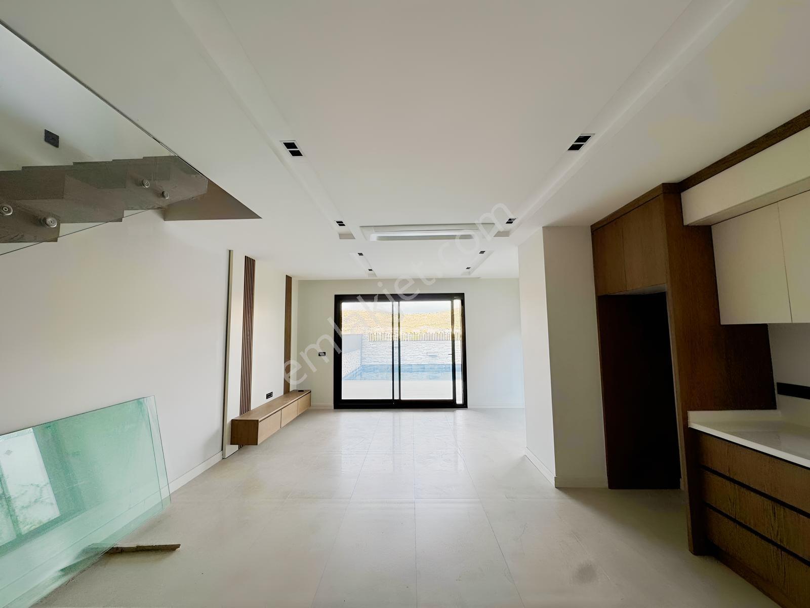 Yiğit Gayrimenkul'den Çiftlikköy'de Deniz Manzaralı Sıfır Villa — fotoğraf 15