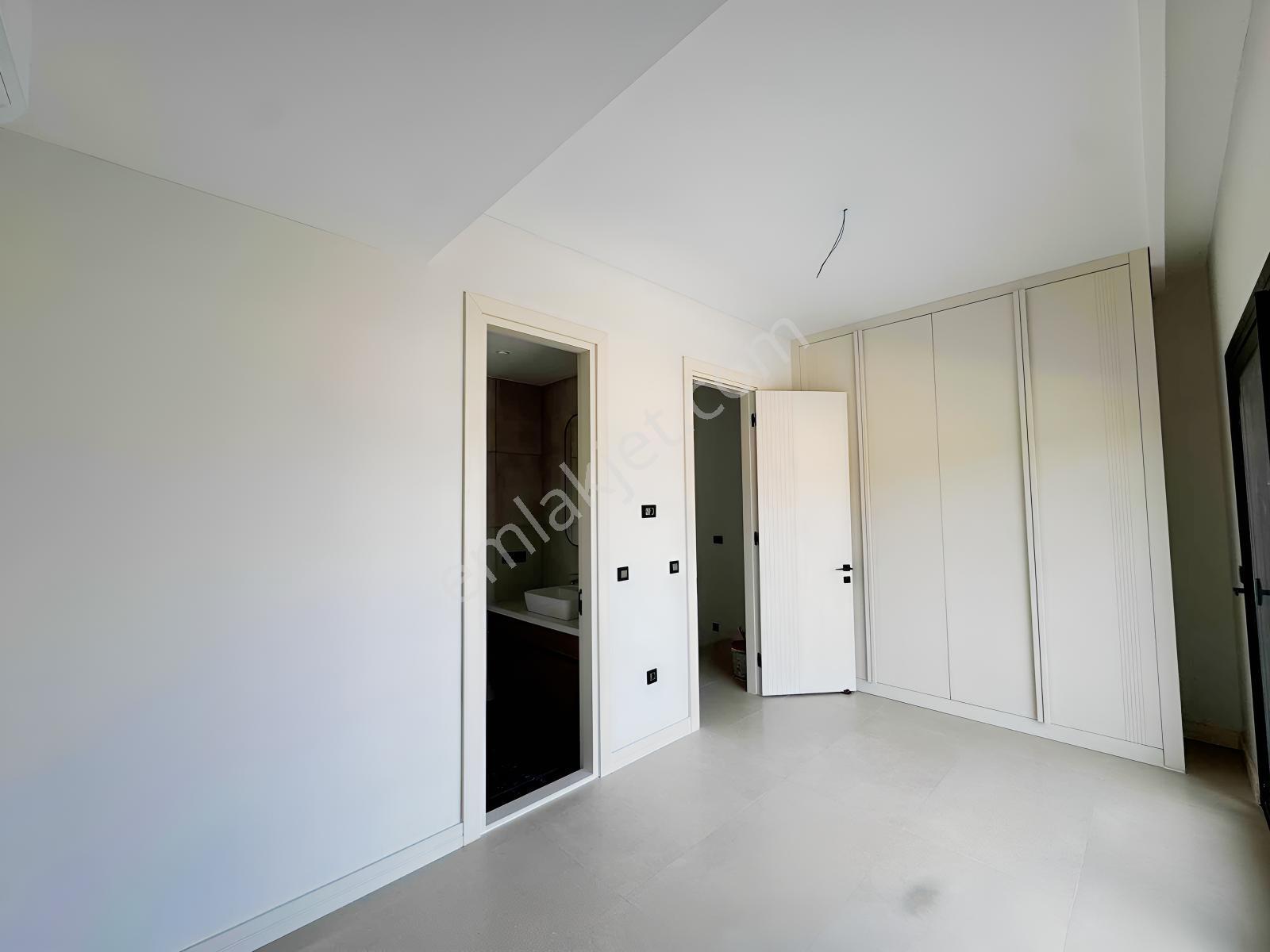 Yiğit Gayrimenkul'den Çiftlikköy'de Deniz Manzaralı Sıfır Villa — fotoğraf 20