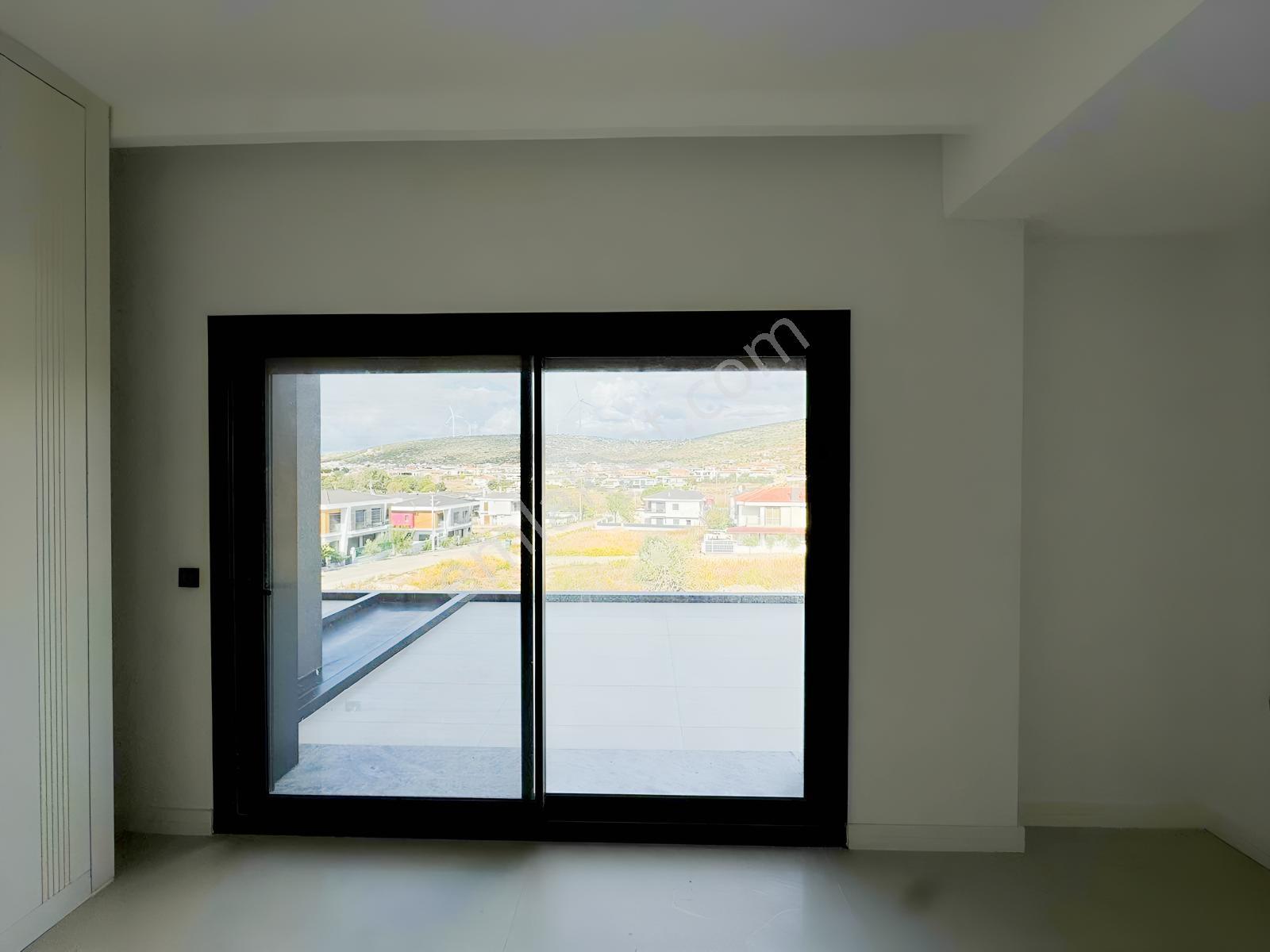 Yiğit Gayrimenkul'den Çiftlikköy'de Deniz Manzaralı Sıfır Villa — fotoğraf 23