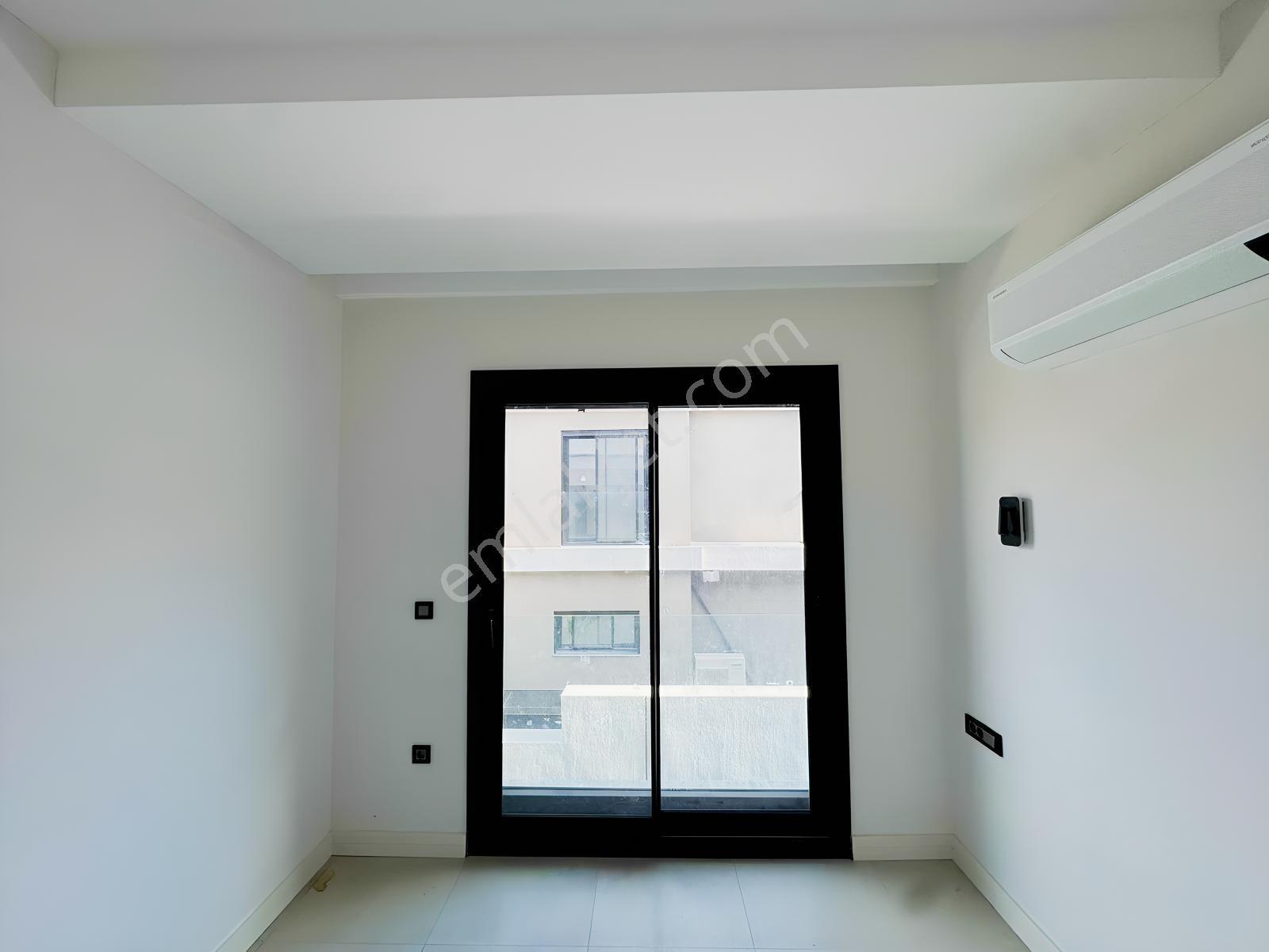 Yiğit Gayrimenkul'den Çiftlikköy'de Deniz Manzaralı Sıfır Villa — fotoğraf 30