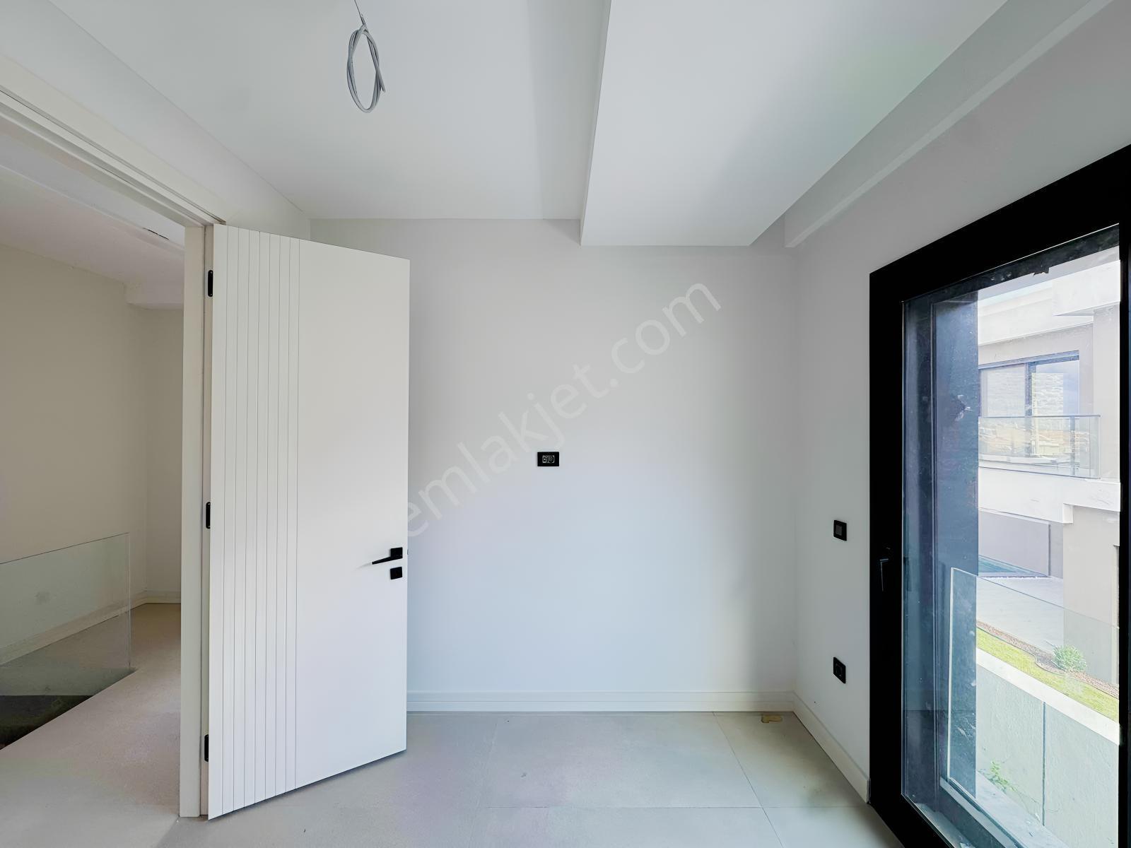Yiğit Gayrimenkul'den Çiftlikköy'de Deniz Manzaralı Sıfır Villa — fotoğraf 31