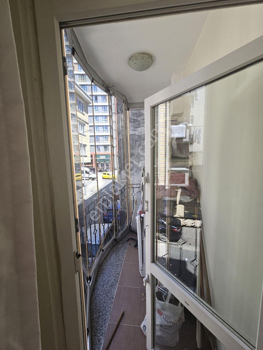 Halkalı Merkez De Satılık Kapalı Otoparlık 3+1 Daire — fotoğraf 3