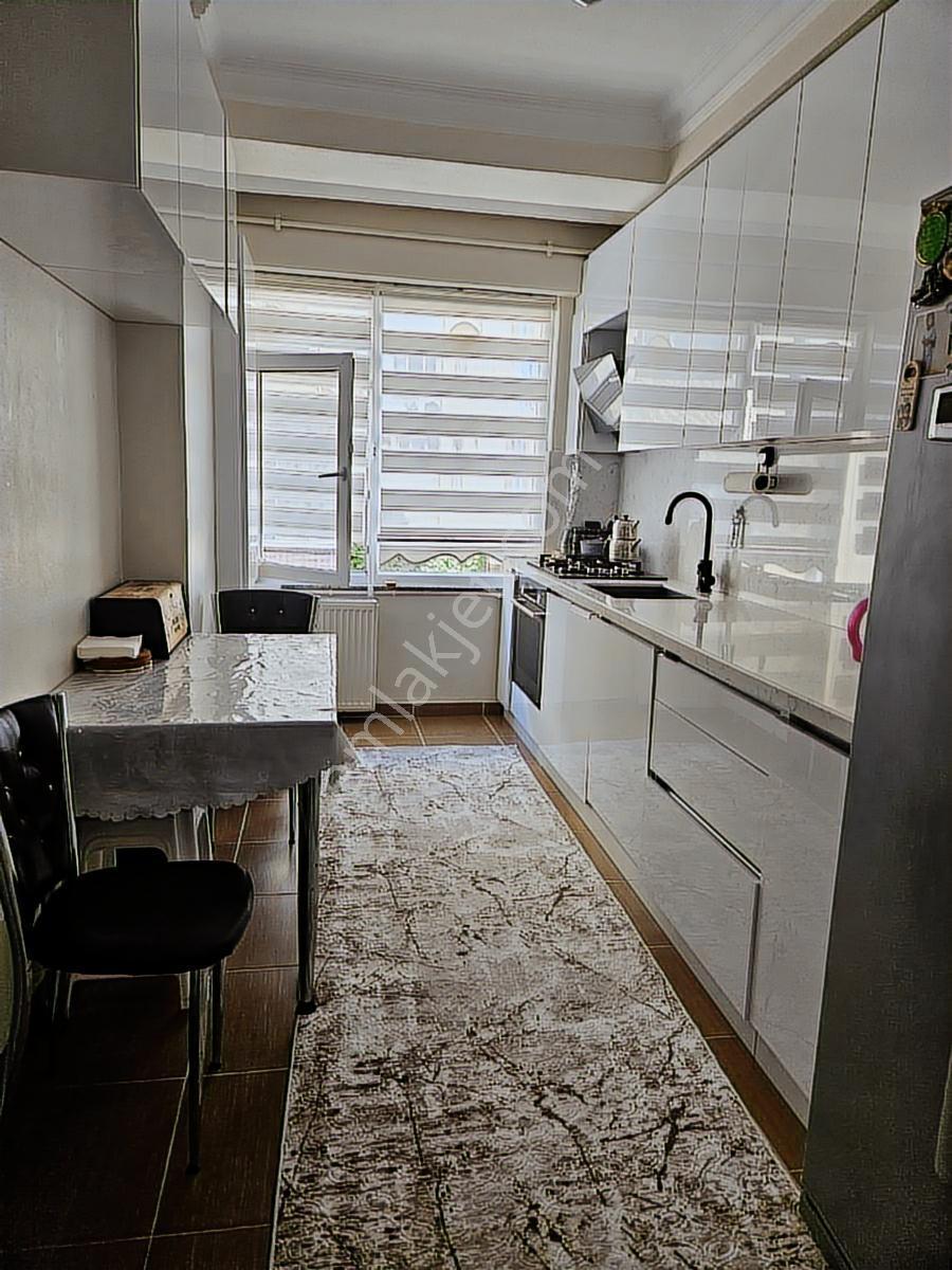 Halkalı Merkez De Satılık Kapalı Otoparlık 3+1 Daire — fotoğraf 4