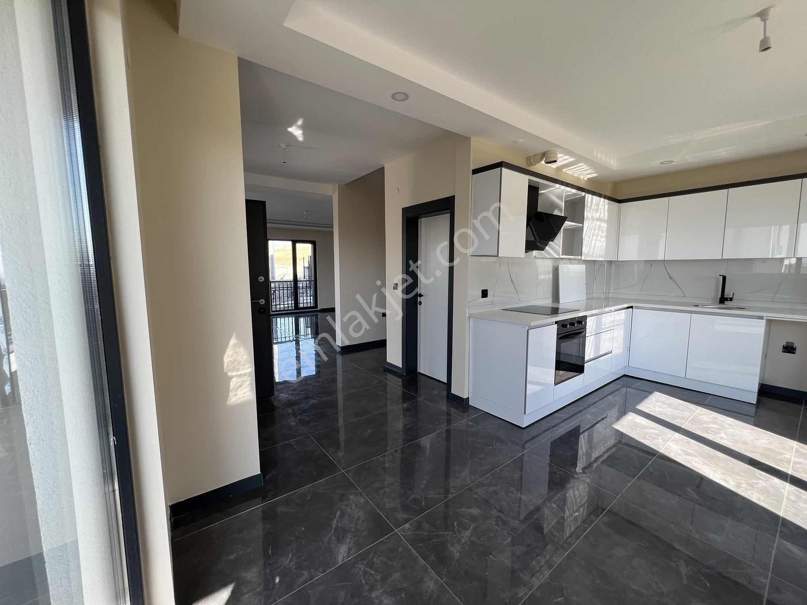 Cumhuriyet Mahallesinde Site İçinde Müstakil Villa — fotoğraf 8