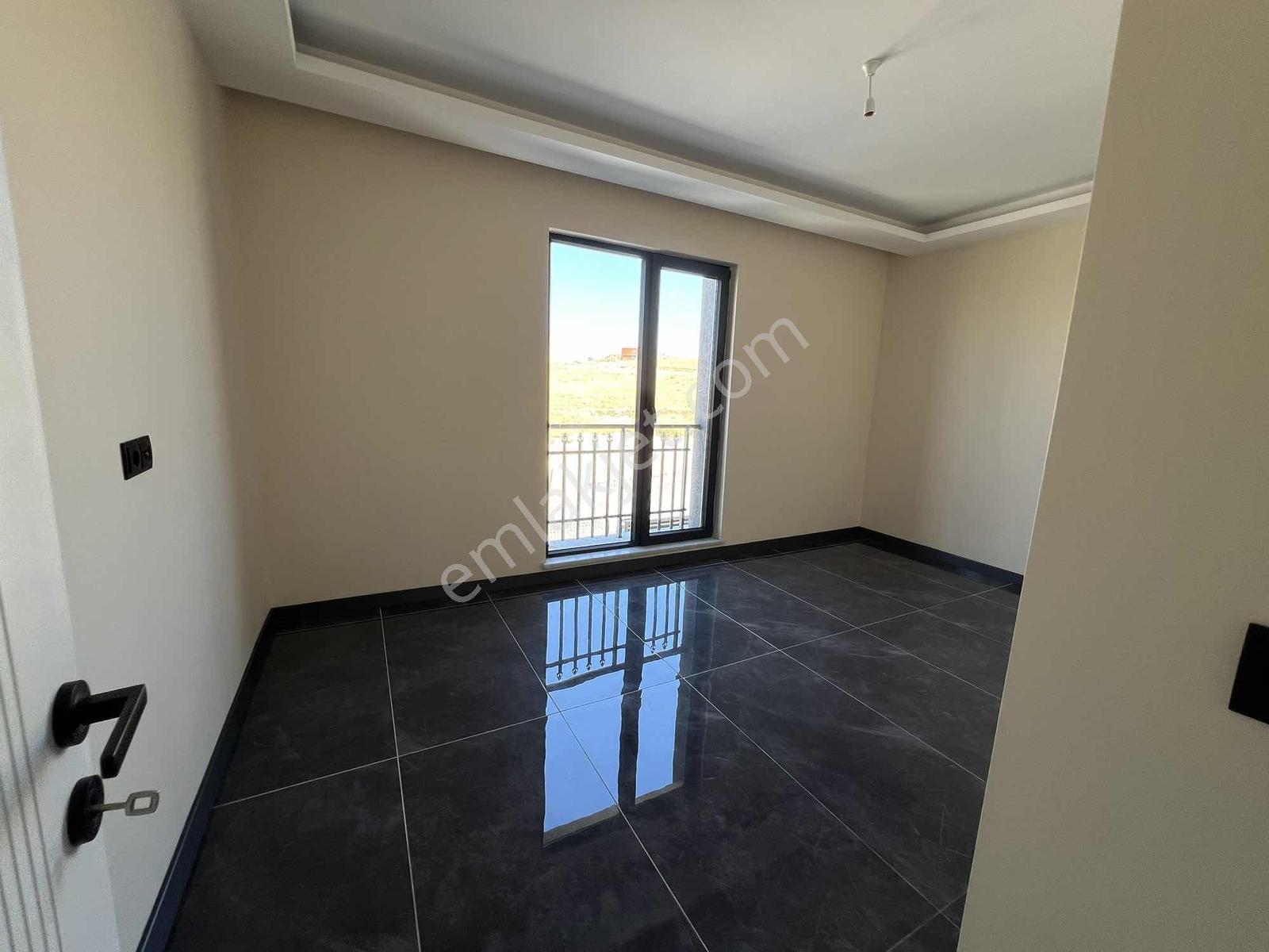 Cumhuriyet Mahallesinde Site İçinde Müstakil Villa — fotoğraf 22