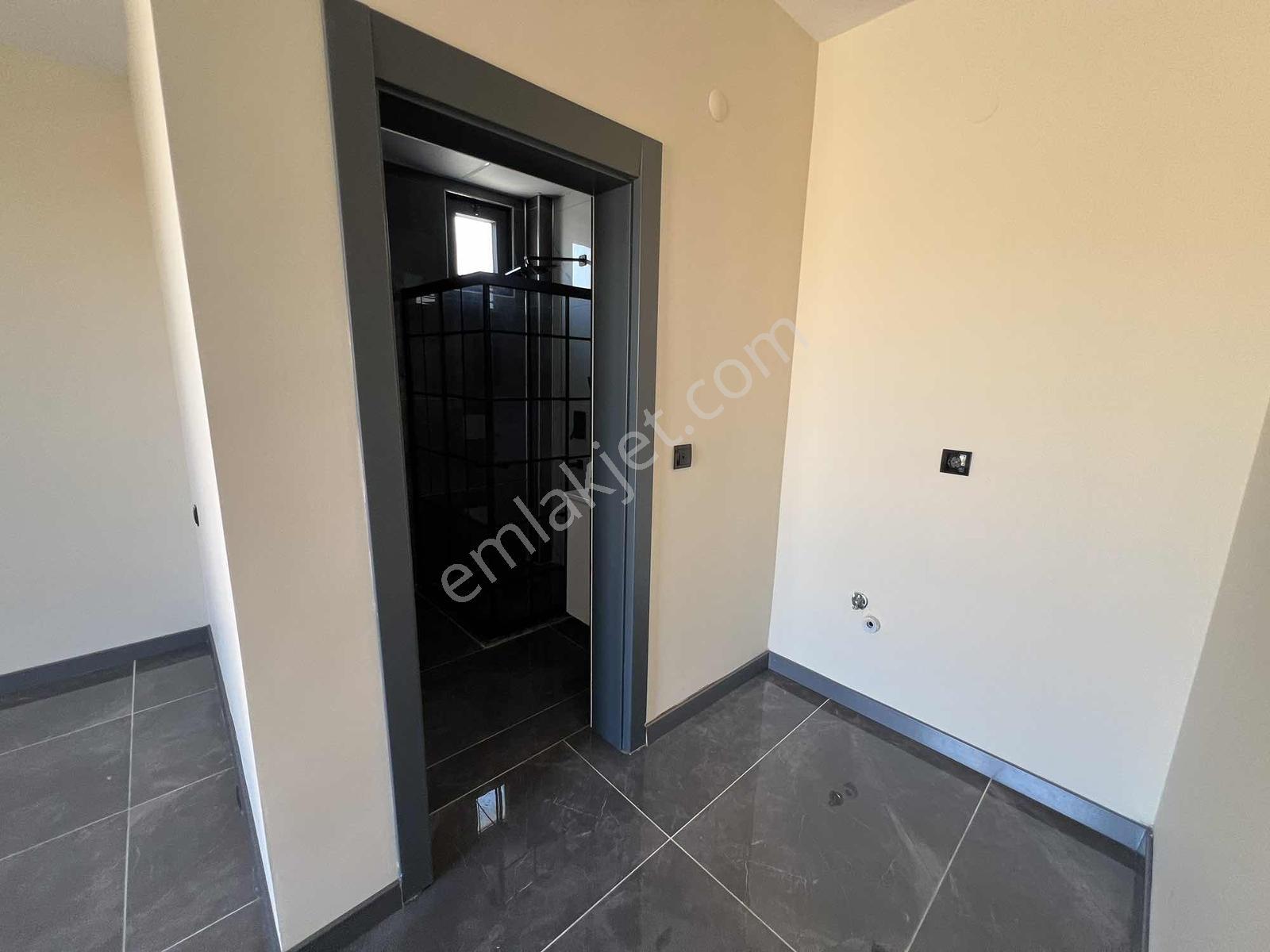 Cumhuriyet Mahallesinde Site İçinde Müstakil Villa — fotoğraf 24