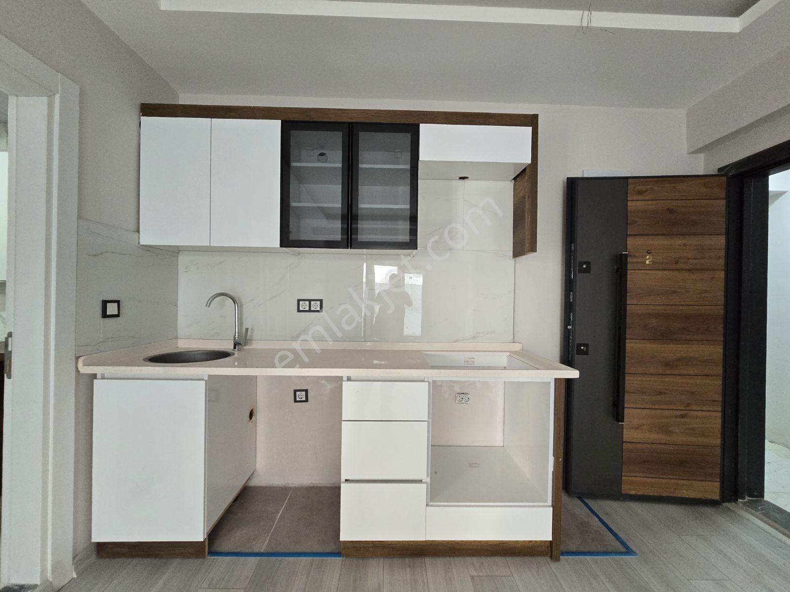 Menemen Seyrek'te 1+1 Geniş Teraslı Daire — fotoğraf 2