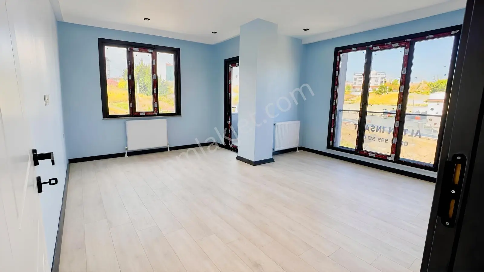 Arnavutköyde Ara Kat 2+1 Satılık Daire — fotoğraf 3