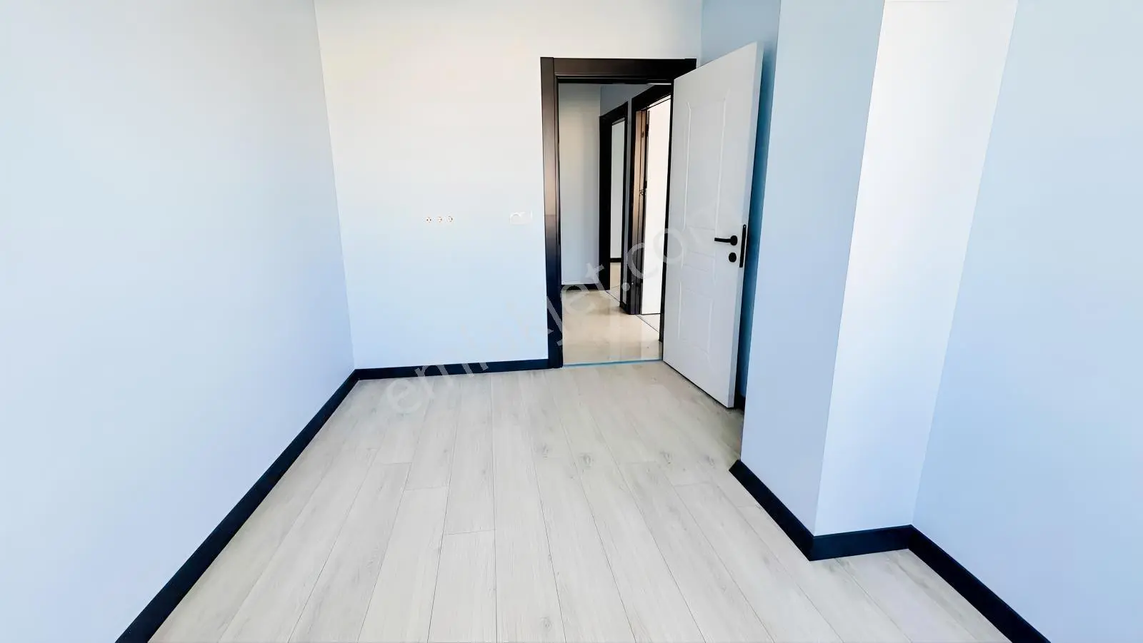 Arnavutköyde Ara Kat 2+1 Satılık Daire — fotoğraf 7
