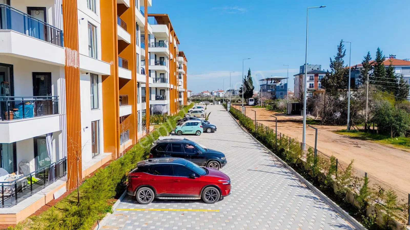 Ful Kredi İmkanı / 65 M2 Geniş Daire / Havuzlu Sitede, — fotoğraf 3