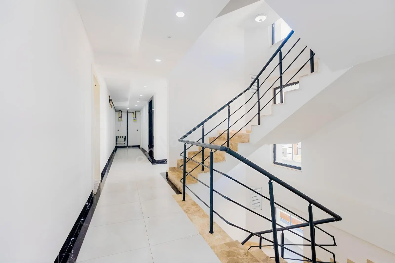 Ful Kredi İmkanı / 65 M2 Geniş Daire / Havuzlu Sitede, — fotoğraf 4