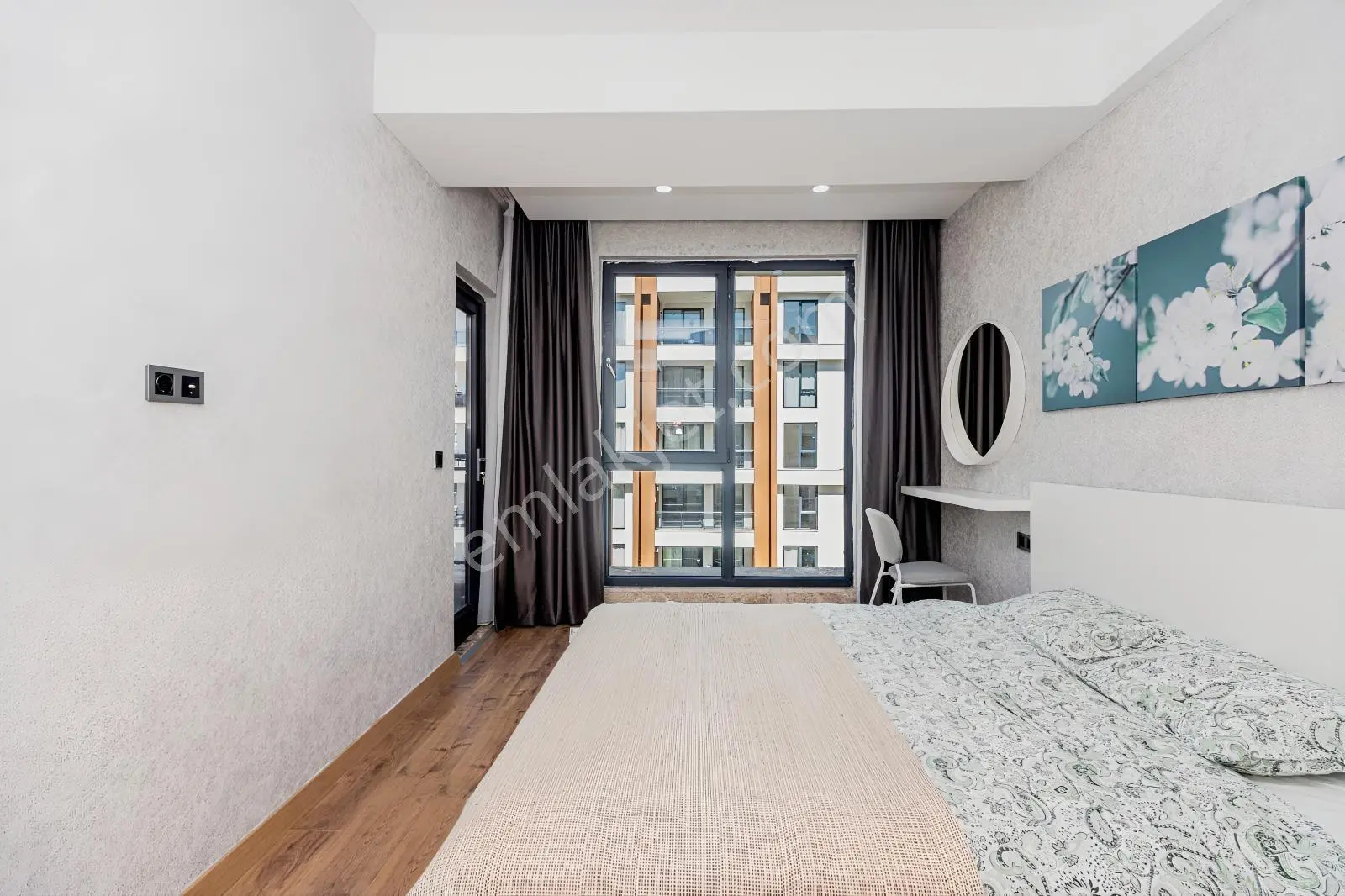 Ful Kredi İmkanı / 65 M2 Geniş Daire / Havuzlu Sitede, — fotoğraf 6