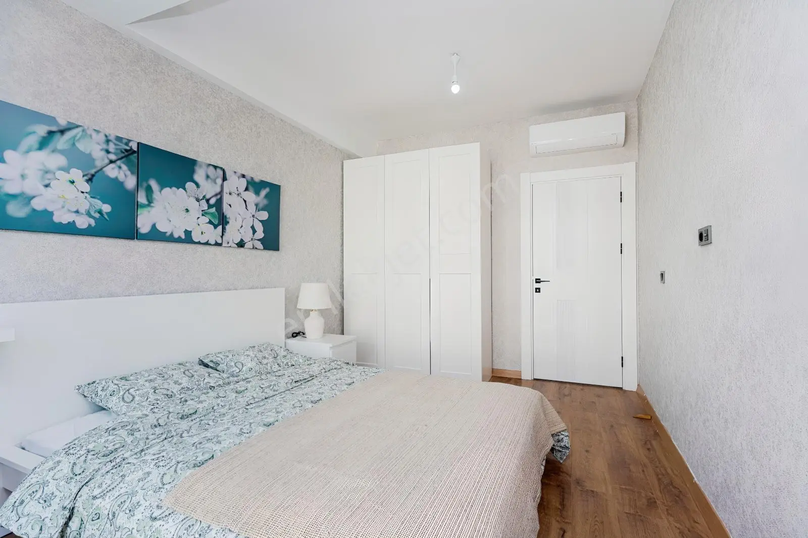Ful Kredi İmkanı / 65 M2 Geniş Daire / Havuzlu Sitede, — fotoğraf 9
