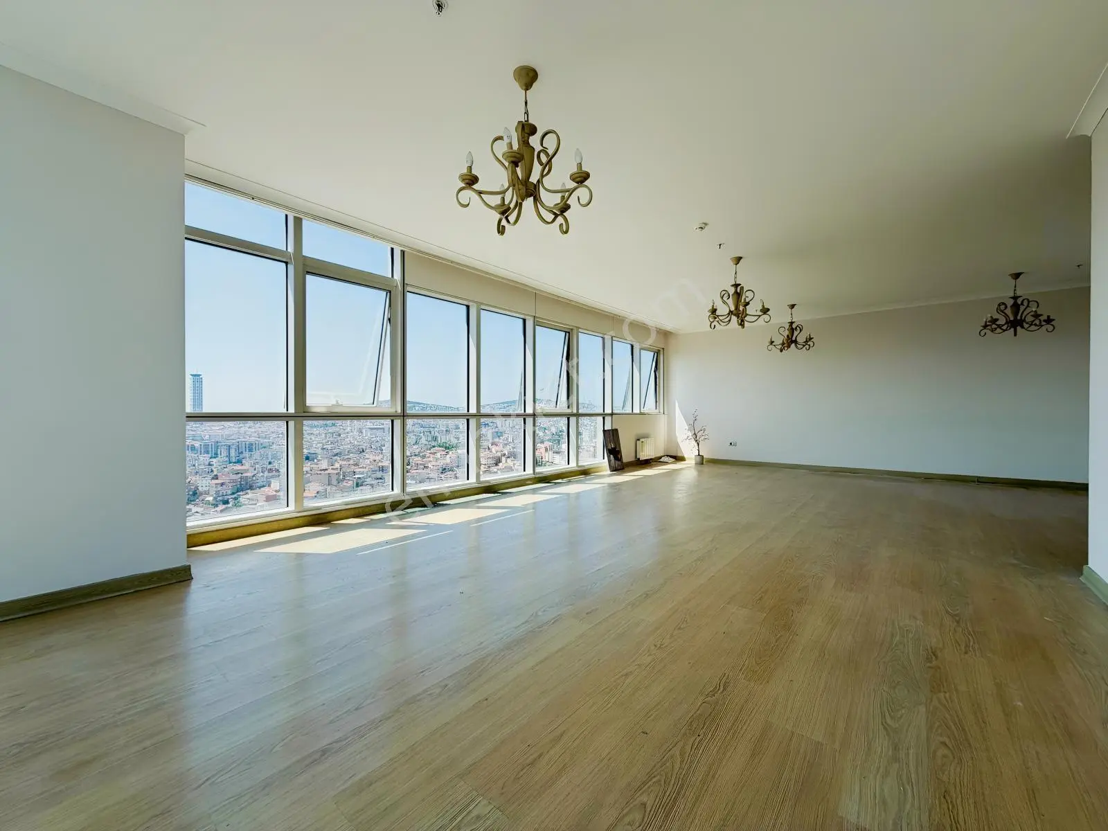 Varyap Merıdıan'de Deniz Manzaralı 3 Cepheli 200 M2 Satılık 3+1 — fotoğraf 3