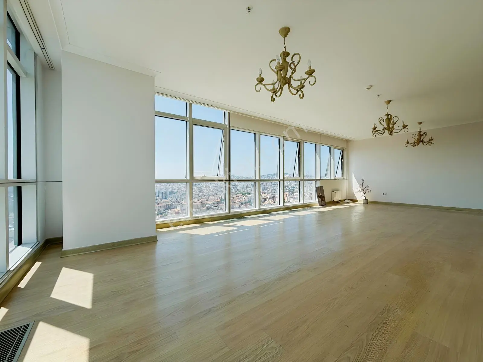 Varyap Merıdıan'de Deniz Manzaralı 3 Cepheli 200 M2 Satılık 3+1 — fotoğraf 4