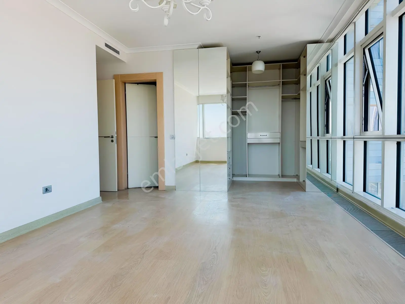 Varyap Merıdıan'de Deniz Manzaralı 3 Cepheli 200 M2 Satılık 3+1 — fotoğraf 14