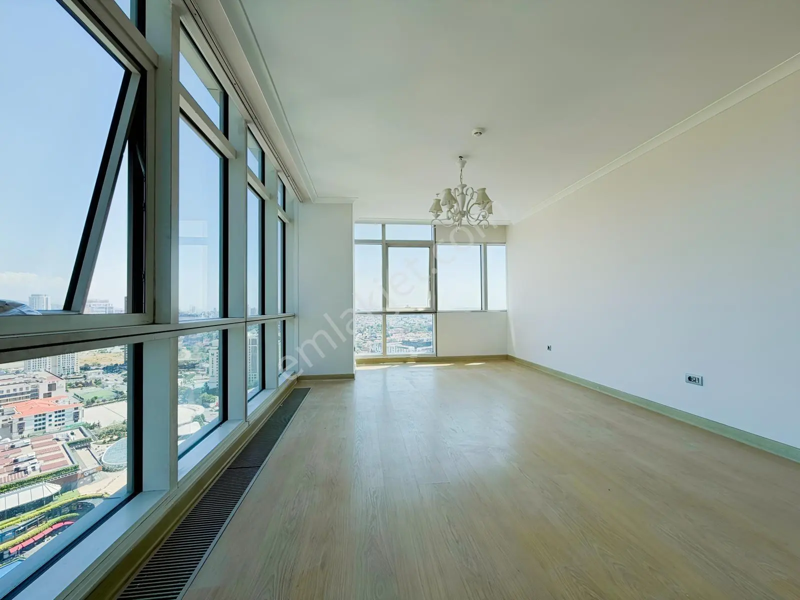 Varyap Merıdıan'de Deniz Manzaralı 3 Cepheli 200 M2 Satılık 3+1 — fotoğraf 16