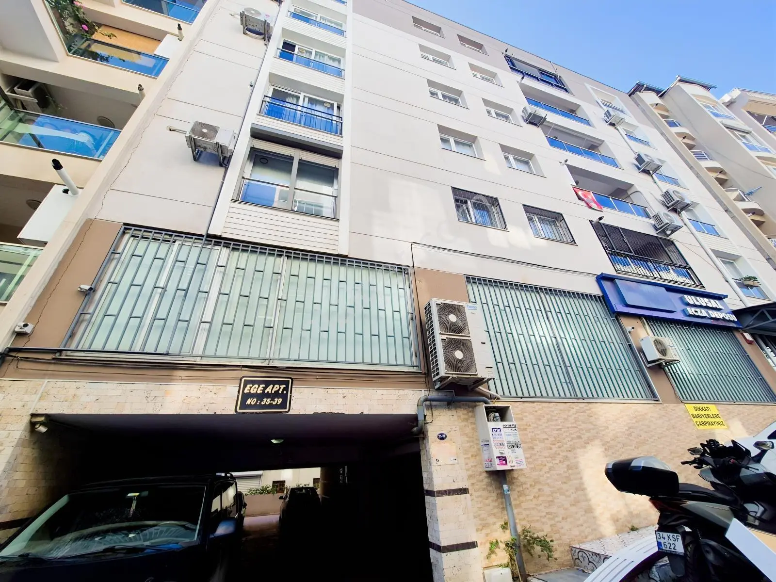 Yeşilyurt Şükrü Karaduman Cad. Üzerinde Satılık Lüks 1+1 Arakat