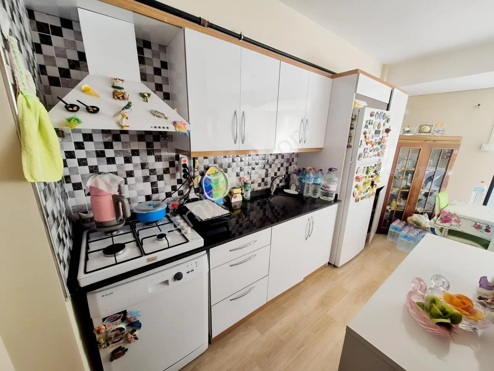 Yeşilyurt Şükrü Karaduman Cad. Üzerinde Satılık Lüks 1+1 Arakat — fotoğraf 6