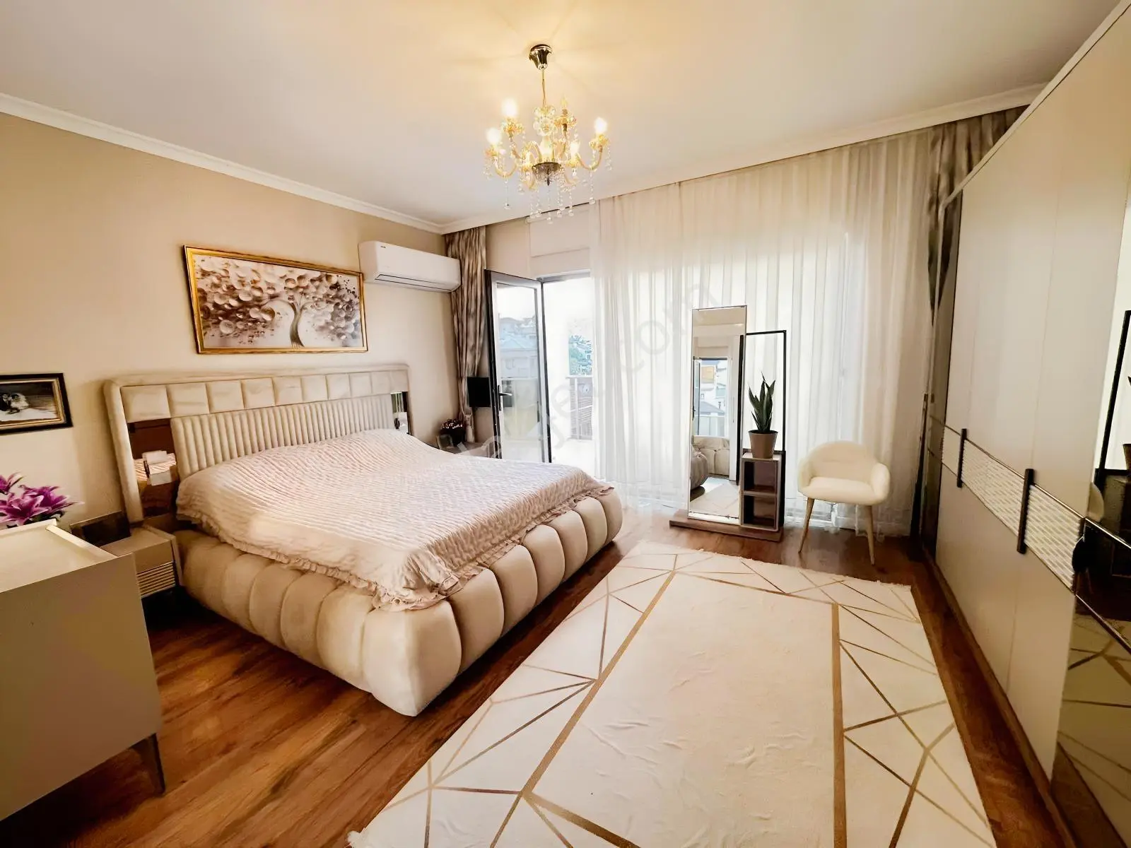 Konak Mahallesinde Satılık Ultra Lüx Dublex Daire — fotoğraf 7