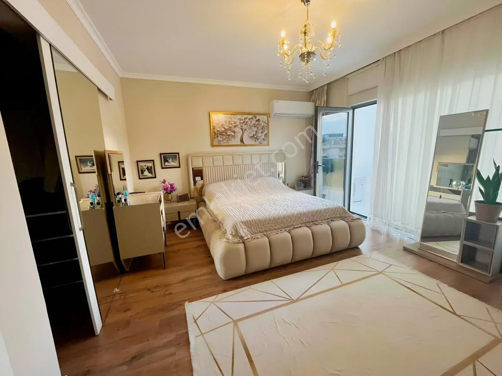 Konak Mahallesinde Satılık Ultra Lüx Dublex Daire — fotoğraf 9