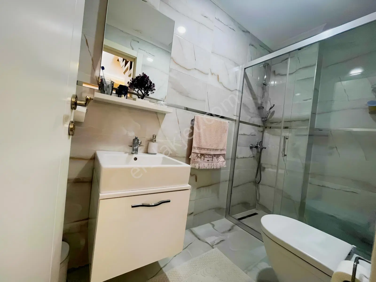 Konak Mahallesinde Satılık Ultra Lüx Dublex Daire — fotoğraf 23