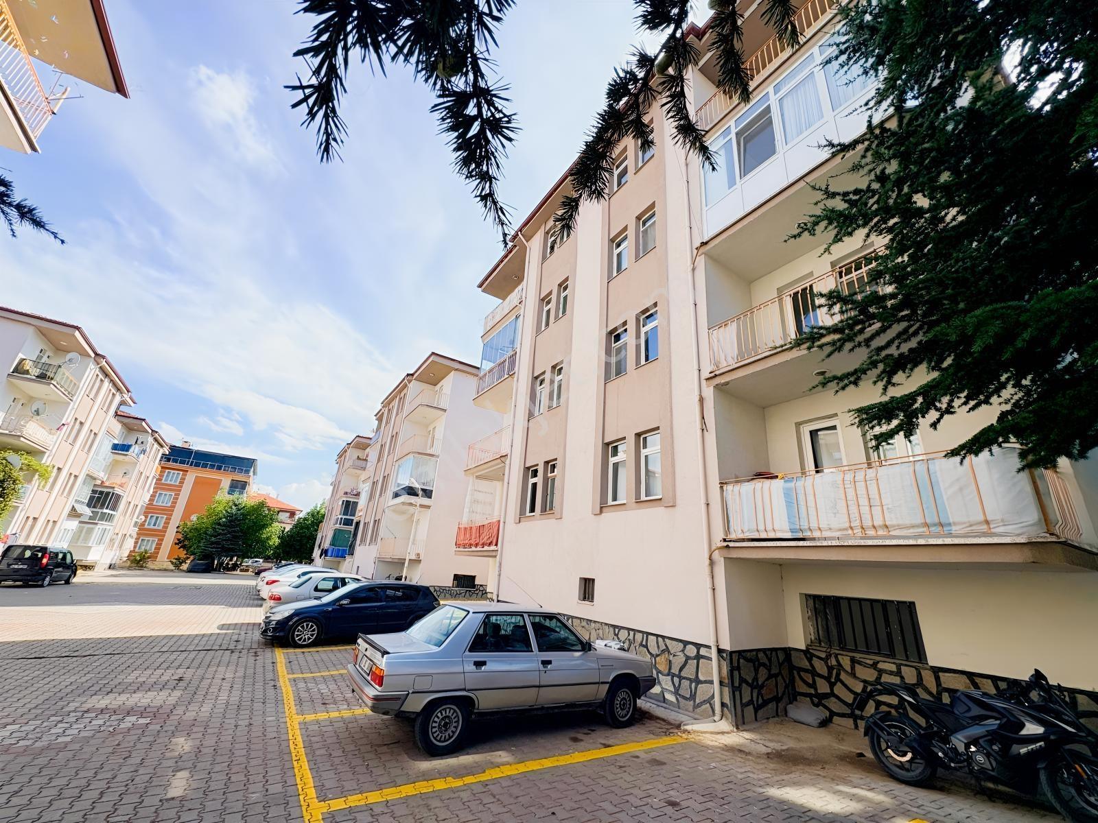 Özgü'den Sporkent'te Site İçi Arakat Yapılı 3+1 Daire — fotoğraf 21