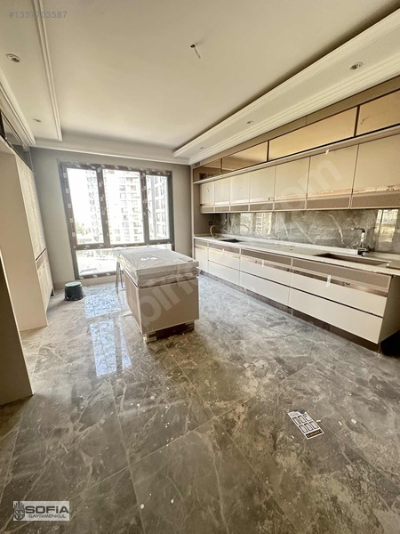 Sofia Gayrimenkulden Satılık 3+1 Daire — fotoğraf 2