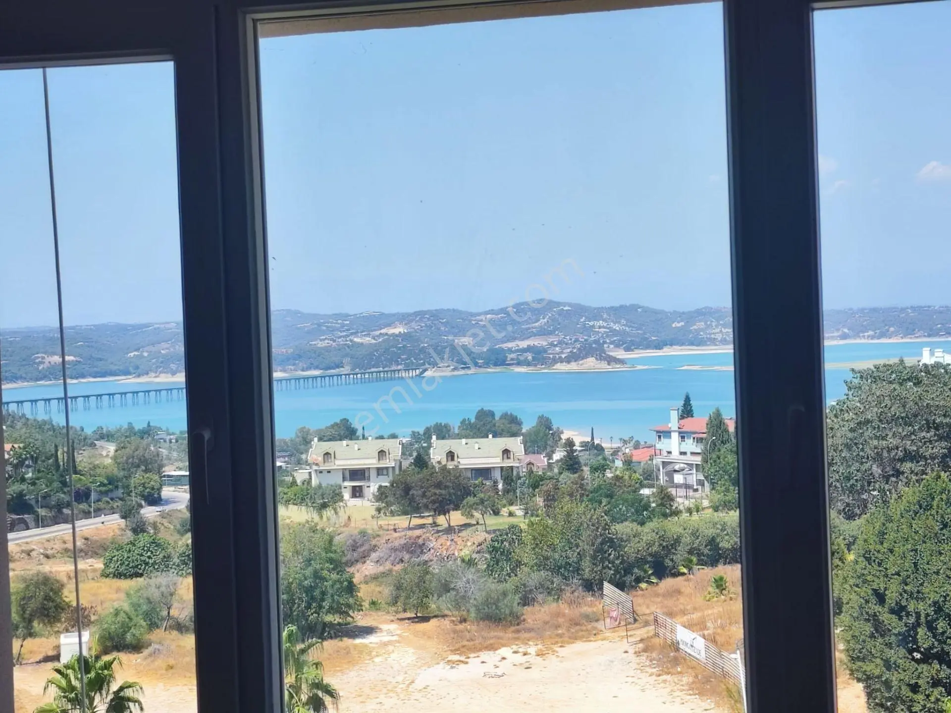3+1 Göl Manzaralı Güzelyalı 220m2 Herkat Tek Daire 4cephe G.enerji Dgaz 2banyo 4balkon 5-10yaş. — fotoğraf 2