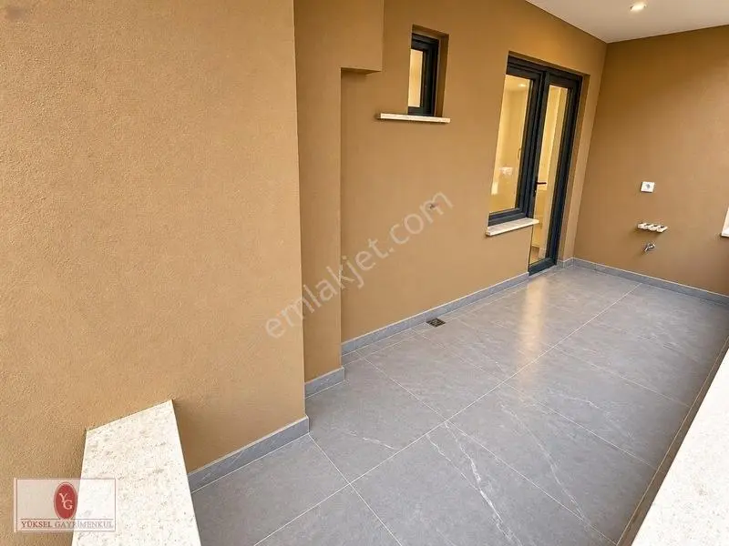 Yüksel'den Edremit Çarşının Merkezinde Geniş Balkonlu 2+1 Daire — fotoğraf 14